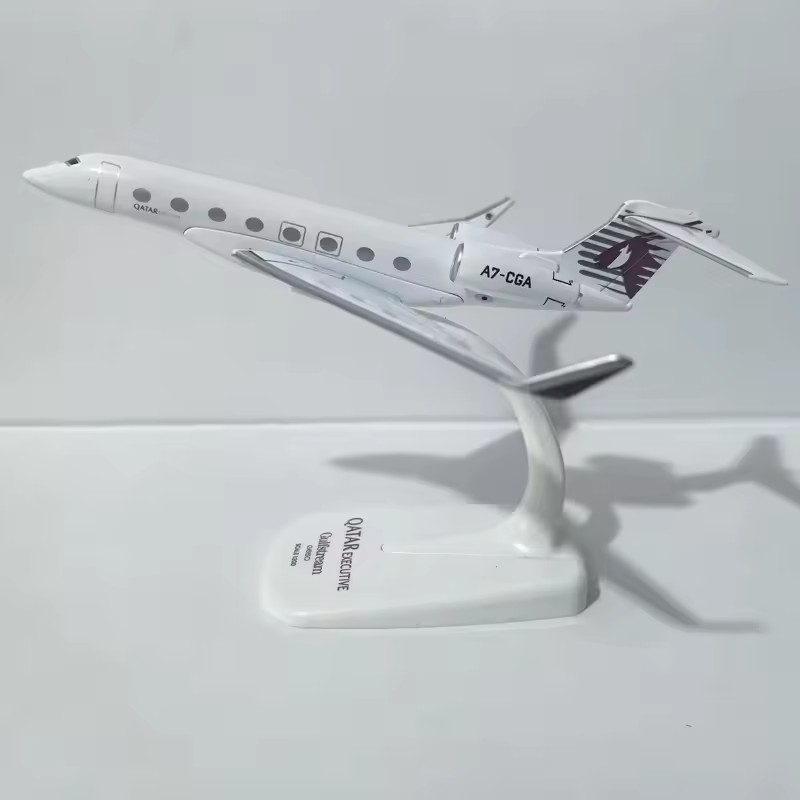 Model Kit Airplane - 1/200 Ölçekli Qatar Airways Gulfstream G650
