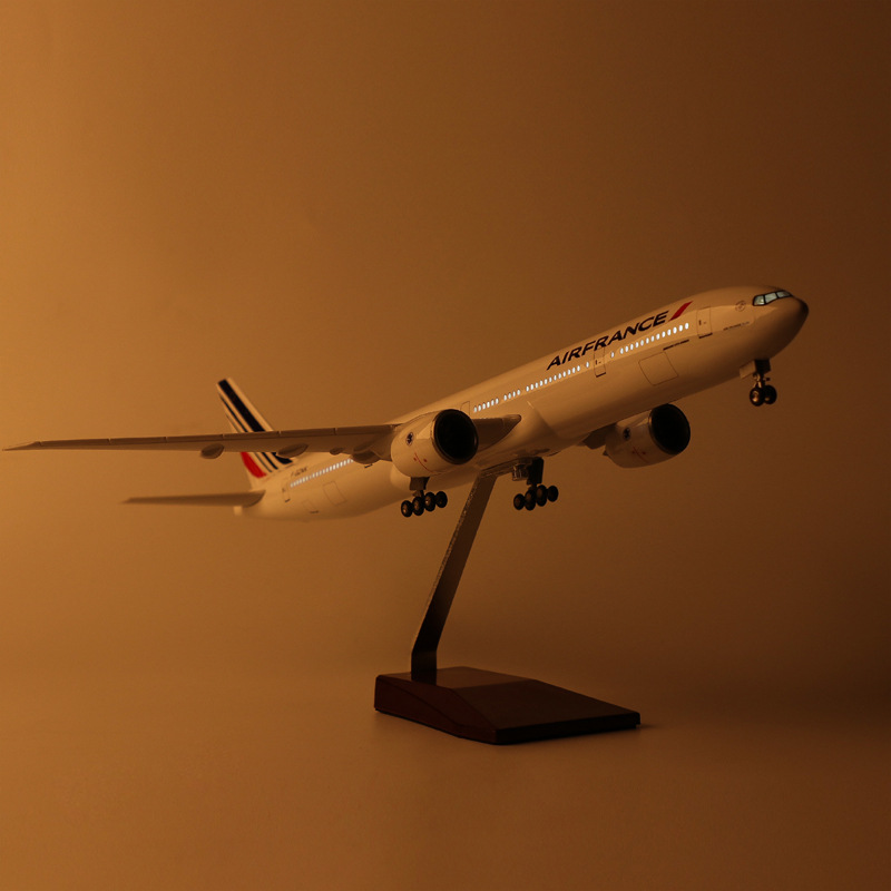 1/150 Ölçekli Büyük Boy Uçak 4 - Model Kit Airplane incelemesi ve fiyatı